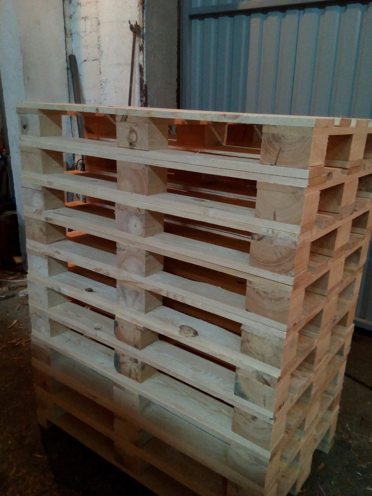 Wood boards_ lumber_ pallet components